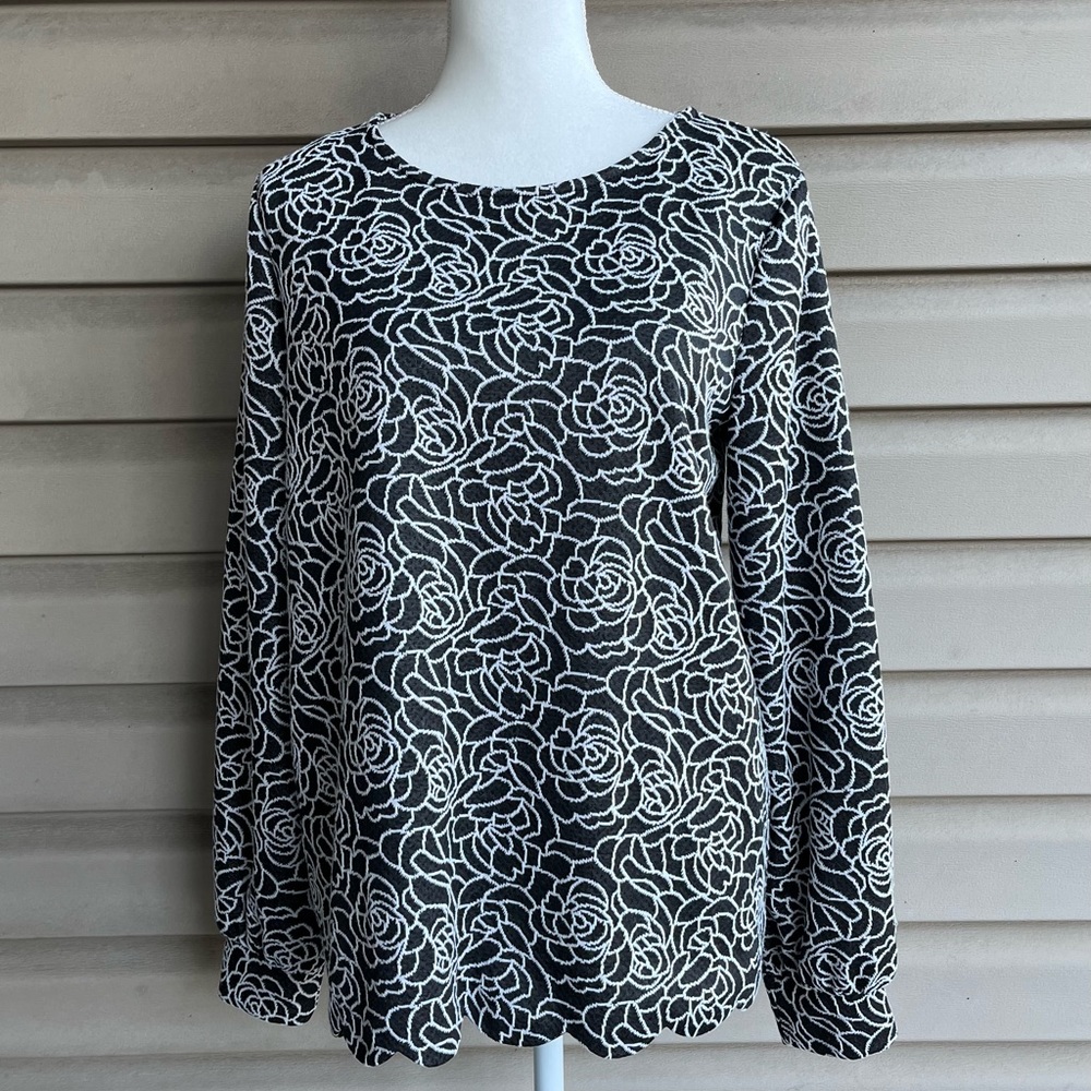 •ELLE• Floral Black/White Scalloped Hem Pullover Top - Size Large